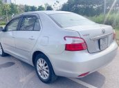 Bán Toyota Vios 2010, màu bạc số sàn 