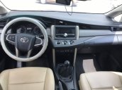 Bán ô tô Toyota Innova sản xuất năm 2017, màu vàng còn mới, 590tr