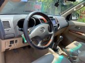 Cần bán xe với giá rẻ chiếc Toyota Fortuner máy dầu, đời 2011, màu xám