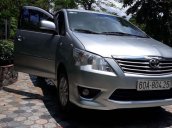 Cần bán gấp Toyota Innova đời 2011 xe gia đình