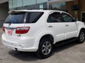 Bán ô tô Toyota Fortuner 2.7V đời 2011, màu trắng còn mới