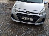 Cần bán gấp Hyundai Grand i10 1.0 MT Base 2017, màu bạc  