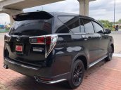 Cần bán lại xe Toyota Innova sản xuất năm 2018, màu đen còn mới