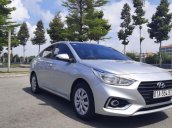 Bán Hyundai Accent 1.4 MT Base đời 2018, màu bạc, máy móc êm ru