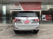 Bán Toyota Fortuner 2016, màu bạc chính chủ