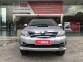 Bán Toyota Fortuner 2016, màu bạc chính chủ