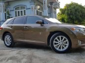 Gia đình bán xe Toyota Venza sản xuất năm 2010, màu nâu, nhập Mỹ