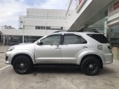 Bán Toyota Fortuner 2016, màu bạc chính chủ