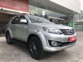 Bán Toyota Fortuner 2016, màu bạc chính chủ