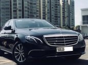 Bán xe Mercedes E200 sản xuất 2019, màu đen còn mới