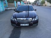 Cần bán Mercedes E300 năm sản xuất 2009, màu đen, giá tốt