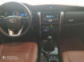 Bán Toyota Fortuner đời 2017, màu xám  