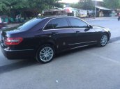 Cần bán Mercedes E300 năm sản xuất 2009, màu đen, giá tốt