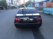 Cần bán Mercedes E300 năm sản xuất 2009, màu đen, giá tốt