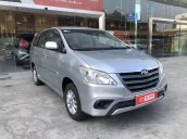 Cần bán Toyota Innova 2.0E MT số sàn 2014, bạc, công ty XHĐ đủ, TP. HCM thương lượng giá tốt