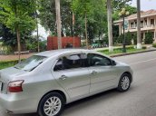 Gia đình bán xe Toyota Vios đời 2010, màu bạc, 288 triệu