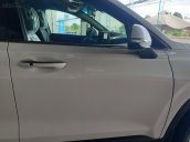 Bán ô tô Hyundai Santa Fe 2.4 máy xăng, đời 2020, màu trắng, giá chỉ 995 triệu