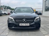 Cần bán Mercedes C300 AMG năm sản xuất 2020, màu đen