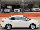 Bán ô tô Hyundai Accent 2019, màu trắng mới như xe hãng