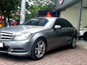 Cần bán xe Mercedes C200 đời 2011, màu bạc còn mới