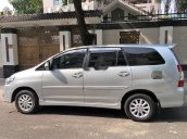 Cần bán gấp Toyota Innova đời 2014, màu bạc, giá chỉ 378 triệu