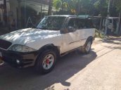 Bán xe Ssangyong Musso đời 2002, màu trắng