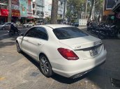 Bán ô tô Mercedes C200 sản xuất năm 2016, màu trắng