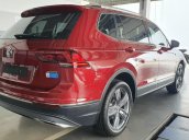 Khuyến mãi tháng 7/2020 xe Tiguan Allspace đỏ mận 2020 giảm giá trực tiếp lên đến 207 triệu tiền mặt + kèm gói quà tặng