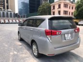 Cần bán lại xe Toyota Innova đời 2017, màu bạc  