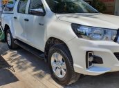 Bán xe Toyota Hilux đời 2018, màu trắng, nhập khẩu nguyên chiếc 