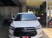 Bán xe lướt Innova Ventuer trắng 2019, lướt 1.900 km