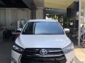 Bán xe lướt Innova Ventuer trắng 2019, lướt 1.900 km