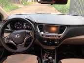 Xe Hyundai Accent năm 2018, màu trắng số sàn, giá chỉ 425 triệu