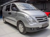 Cần bán Hyundai Starex năm 2017, màu bạc, nhập khẩu