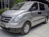 Cần bán Hyundai Starex năm 2017, màu bạc, nhập khẩu