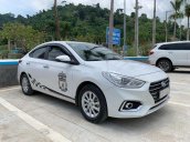 Xe Hyundai Accent năm 2018, màu trắng số sàn, giá chỉ 425 triệu