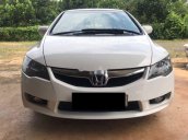 Cần bán xe Honda Civic 1.8MT sản xuất năm 2011, màu trắng xe gia đình, giá tốt