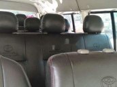 Cần tiền bán Toyota Hiace năm 2010, màu trắng, nhập khẩu 