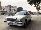 Cần bán gấp Toyota Crown đời 1993, màu trắng, nhập khẩu xe gia đình, giá tốt