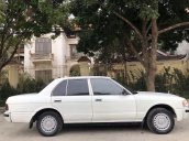 Cần bán gấp Toyota Crown đời 1993, màu trắng, nhập khẩu xe gia đình, giá tốt