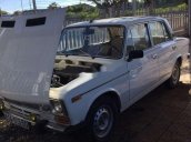 Cần bán gấp Lada 2106 đời 1981, màu trắng, xe nhập
