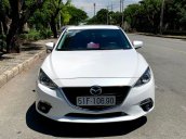 Cần bán Mazda 3 Hatchback, 5 cửa, màu trắng, SX 2015