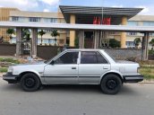 Cần bán Nissan Bluebird 1988, màu bạc, xe nhập