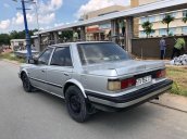 Cần bán Nissan Bluebird 1988, màu bạc, xe nhập