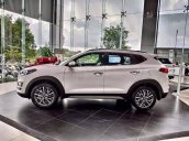 Hyundai Tucson Đà Nẵng, xe giao ngay kem nhiều quà tặng hấp dẫn, chỉ cần 250 triệu nhận xe ngay