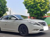 Bán Hyundai Sonata 2010, màu trắng, xe nhập  