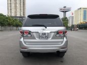 Gia đình bán xe Toyota Fortuner V năm 2015, màu bạc  