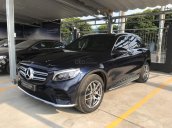 Mercedes GLC300 4matic xanh đen trả trước 700tr nhận xe