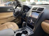 Cần bán gấp Ford Explorer đời 2017, màu đen, nhập khẩu nguyên chiếc  