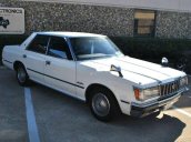 Cần bán xe Toyota Crown đời 1981, màu trắng, nhập khẩu, 165 triệu